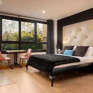 Suite 1907 Aviles
